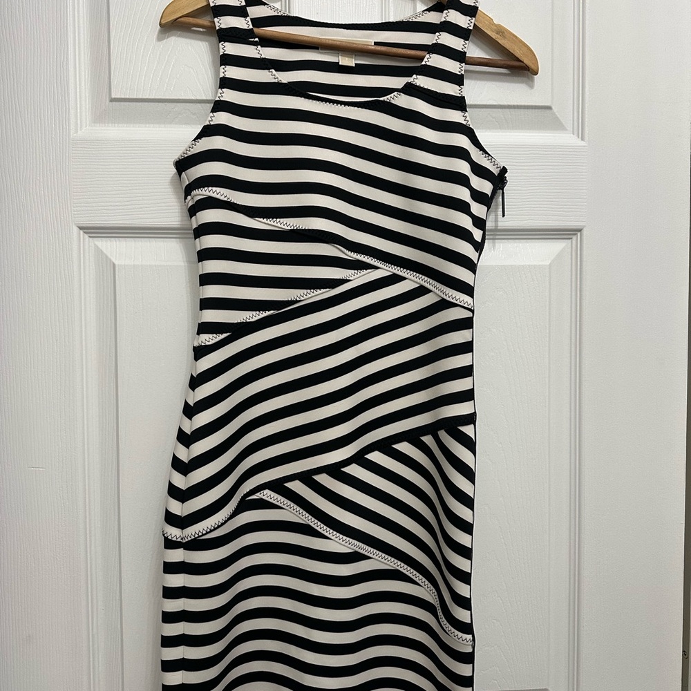 MICHAEL Michael Kors Black and White Sheath Dress Sleeveless Midi